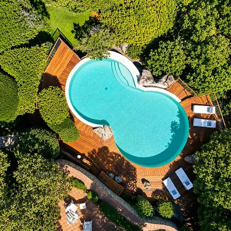 Hébergement de vacances Four With Pool
