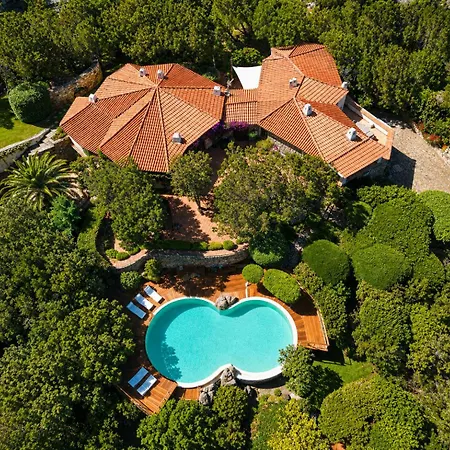 Four With Pool *